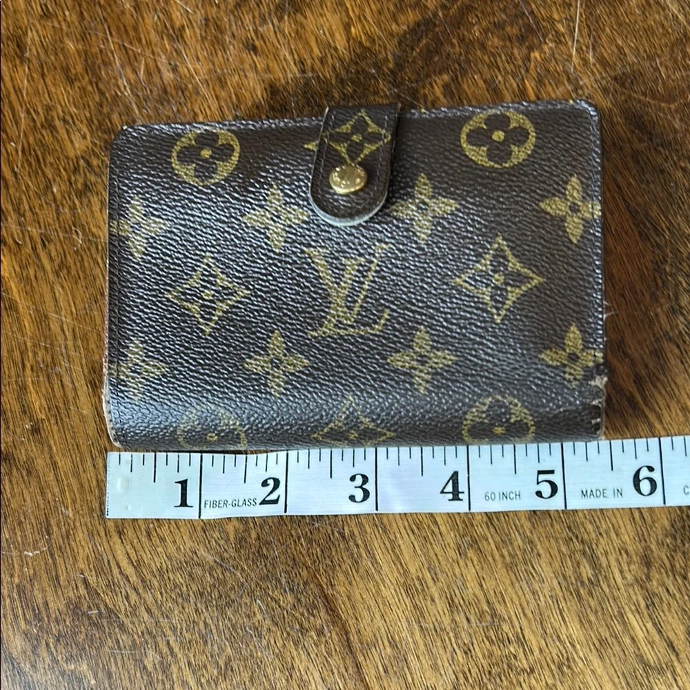 Louis Vuitton Authentic Monogram Wallet